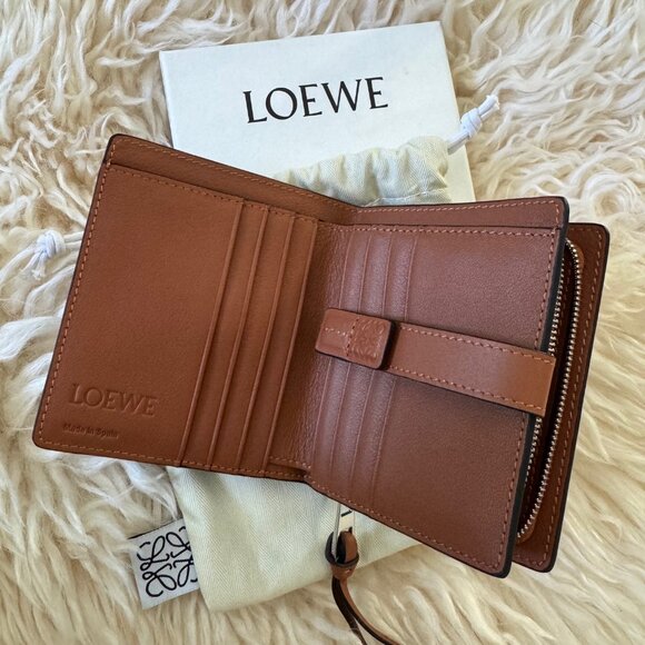 Loewe Compact Zip Wallet in Soft Grained Calfskin, Brand New in Box - Picture 4 of 13